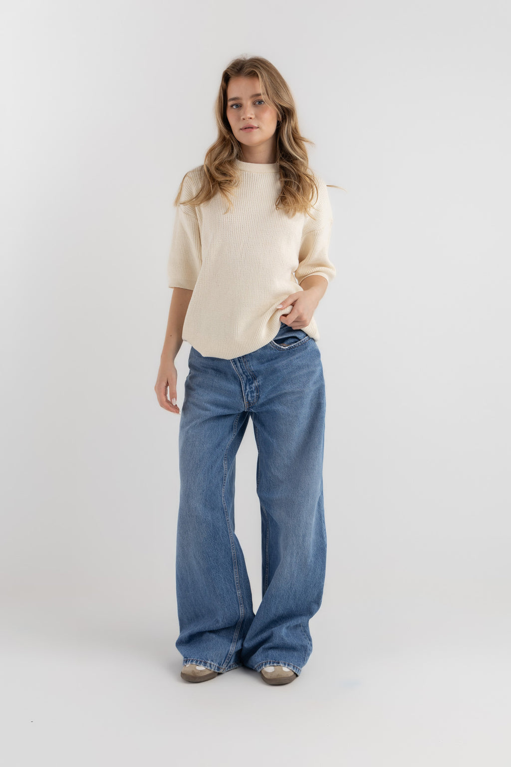 Round Knitted Tee Off White