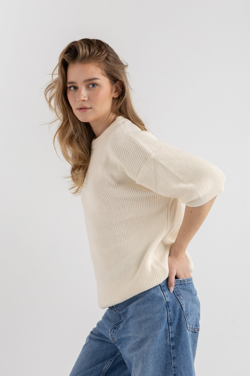 Round Knitted Tee Off White